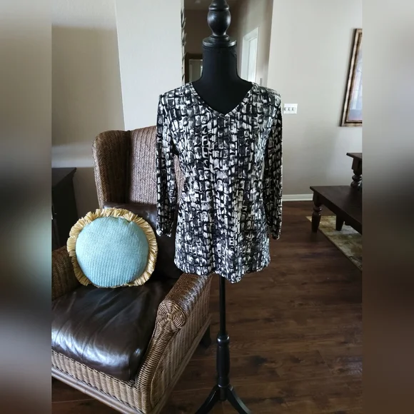 Chico's Ladies Tunic Top - Picture 3 of 9